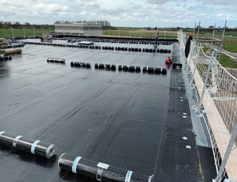 Entreprise d’étanchéité en Normandie : expertise en toitures-terrasses bitume et PVC