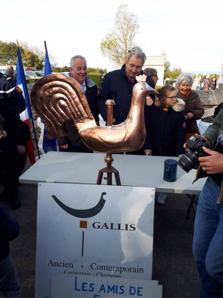 VARENGEVILLE SUR MER (76) - L'Église retrouve son coq.